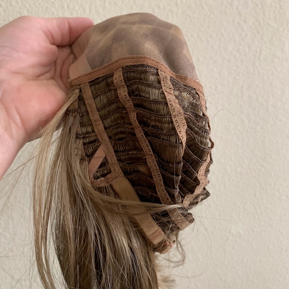 Wig - Picture 7 of 10